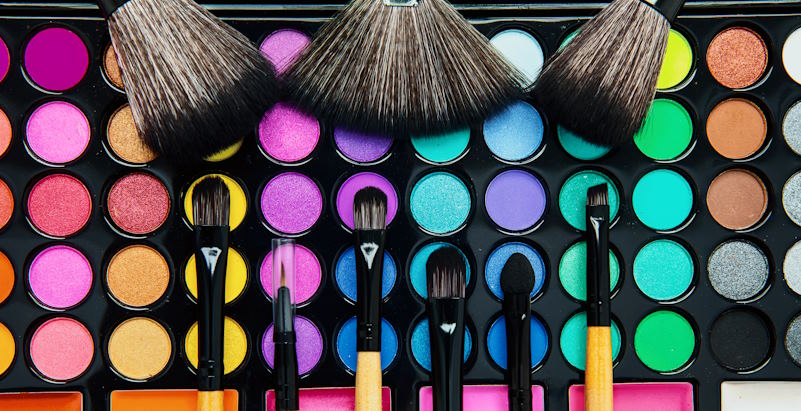 Color Theory in Makeup: Creating Harmonious Looks